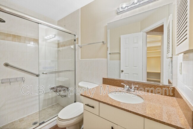 Building Photo - 6160 Sequoia Dr