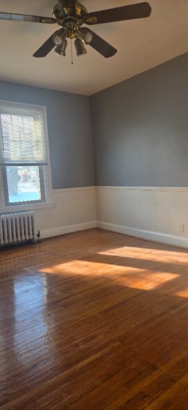 Building Photo - 1154 Parkside Ave