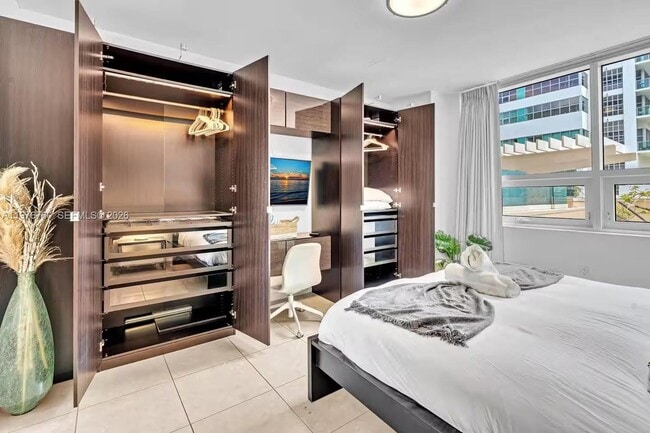 Building Photo - 3250 NE 1st Ave