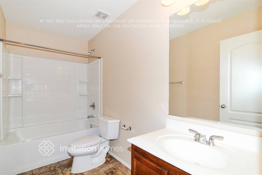 Building Photo - 17091 N 185th Dr