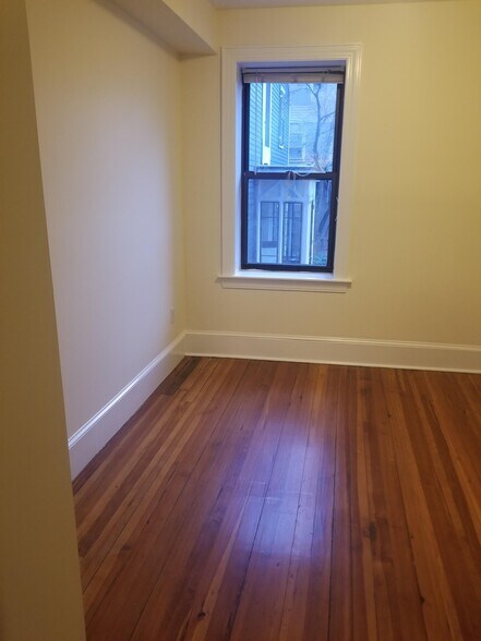 Building Photo - 881 Massachusetts Ave