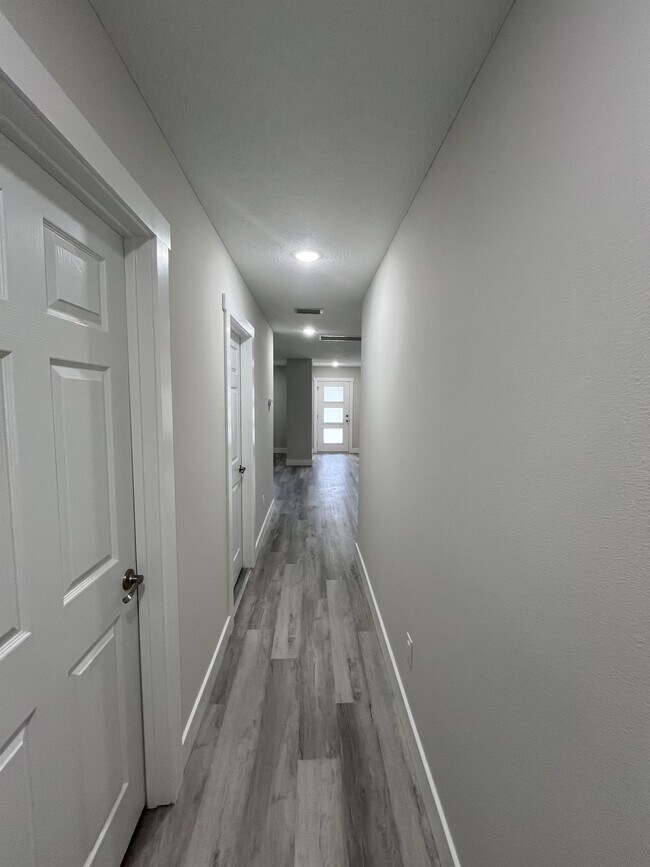 Building Photo - 119 Dixwood Ave