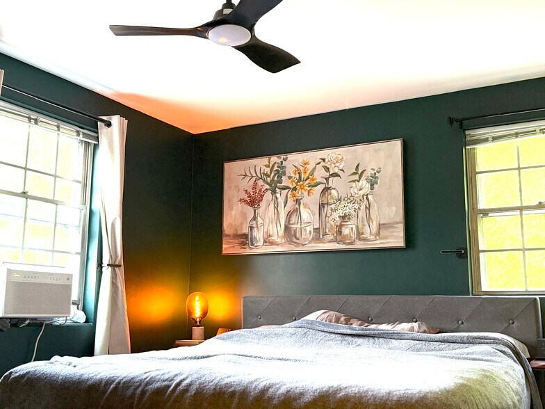 Building Photo - 1011 Montgomery Ave