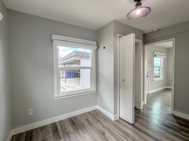 Building Photo - 2212 Rucker Ave