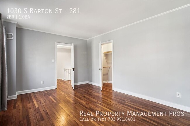 Building Photo - Sunny & Spacious Arlington Village TH- Ste...