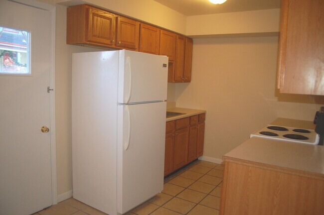 Building Photo - 321 S Jefferson St