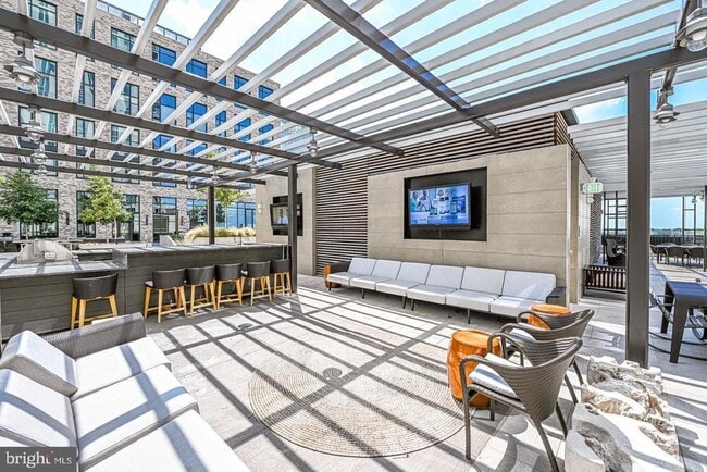 Building Photo - 1650 Silver Hill Dr