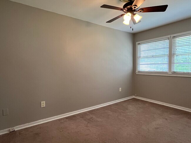 Bedroom 1 - 2129 W Arrowhead Dr