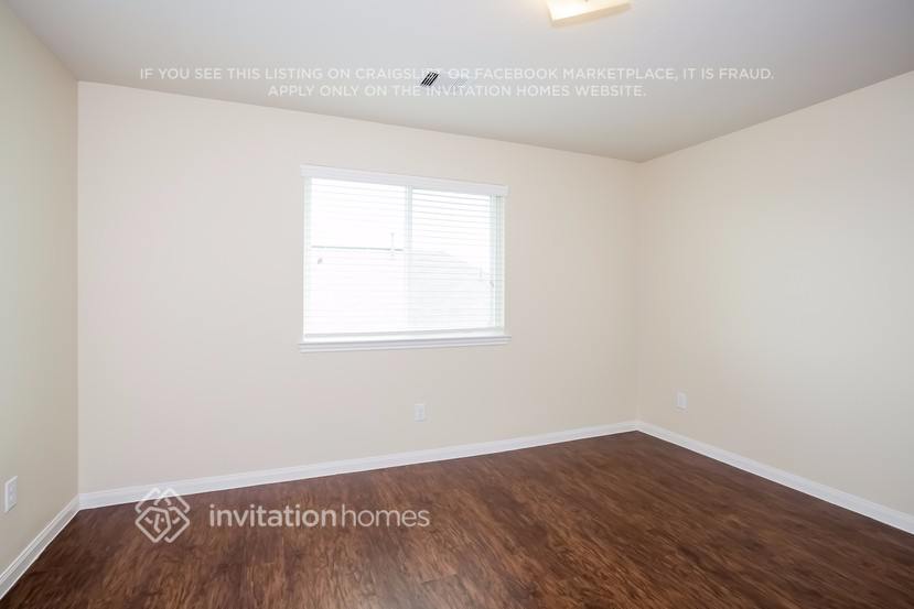Building Photo - 11407 La Perla Dr