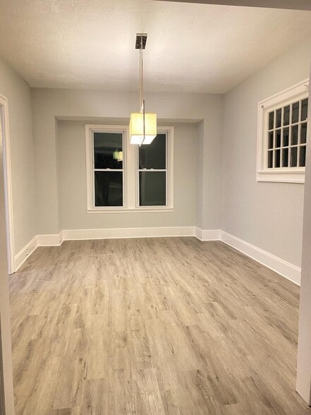 Dining room area - 1435 Roycroft Ave