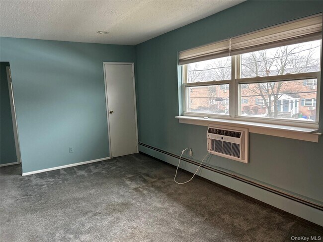 Building Photo - 140 Meyer Oval