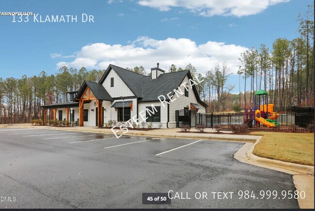 Building Photo - 133 Klamath Dr