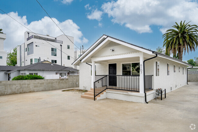 Building Photo - 6107 Hazelhurst Pl