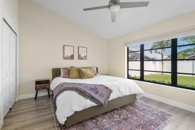 Building Photo - 6085 Robinson St