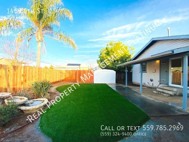 Building Photo - $1,895 Bullard & Sunnyside, Charming 2 Bed...