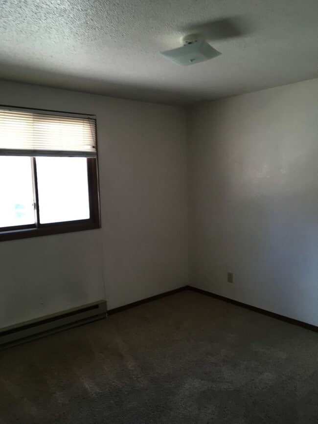 Building Photo - 4914-4920 Basswood Drive