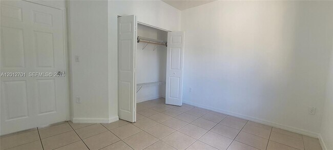 Building Photo - 50 E 21st St