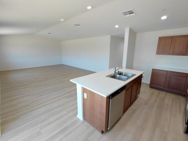 Building Photo - 475 Palomino Ct