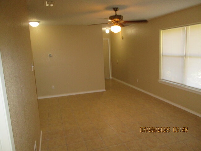 Building Photo - 1315 Belvon Pl