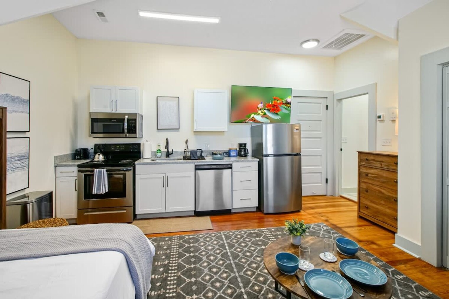 Building Photo - 1848 E 89th St