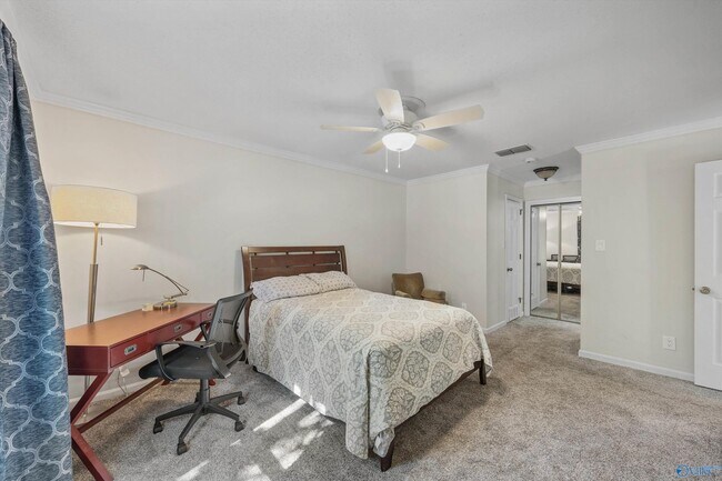 Building Photo - 2134 Greenwood Pl SW