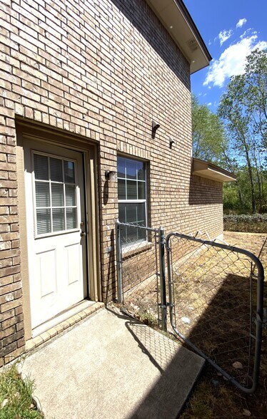 Building Photo - 4100 Pilgram Dr