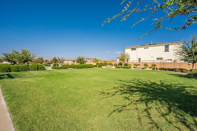 Building Photo - Gated Community Amazing ameneties