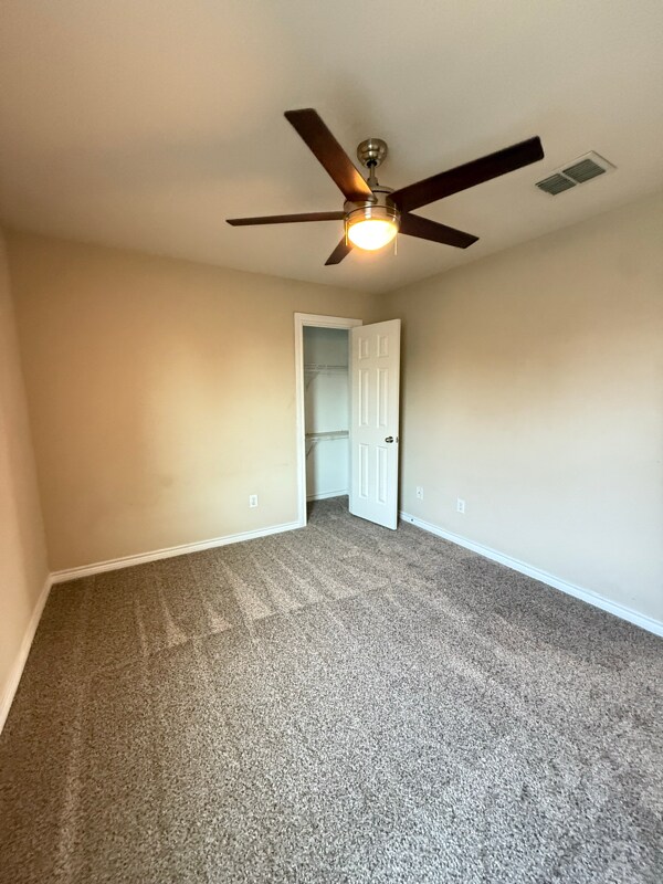 Building Photo - 2833 Shoreline Way