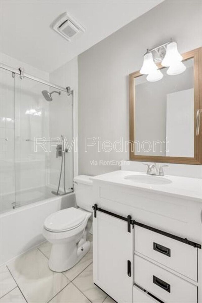 Building Photo - 2966 Fern Valley Dr SW