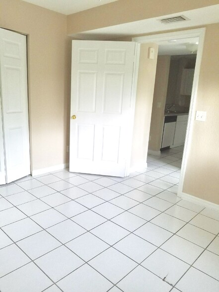 Second bedroom - 514 Northeast 24th Place