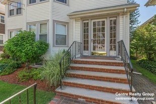 Building Photo - 384 School St