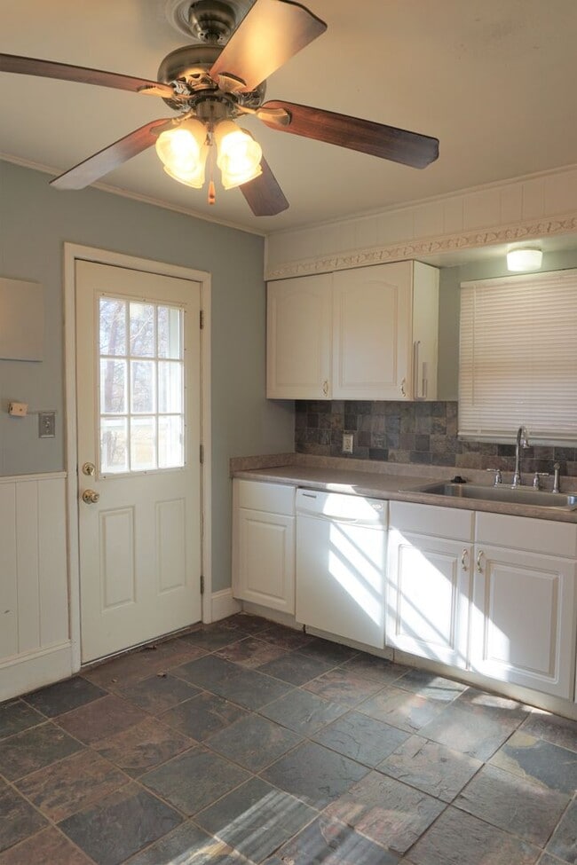 Building Photo - 3 Bed 1 Bath 1 Car in Steve Pennington Addition of NW OKC