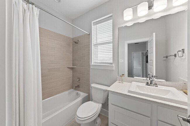 Building Photo - 1102 McMurtry Ridge Dr