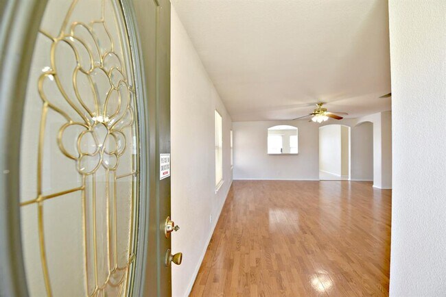 Building Photo - 2100 Killians Way