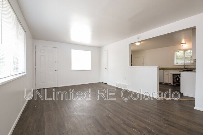 Building Photo - 1040 N Raleigh St
