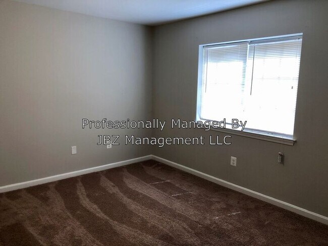 Building Photo - 1625 Ingleside Ave