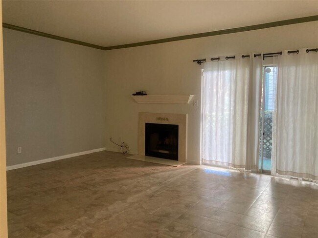 Building Photo - 6500 Harbor Town Dr