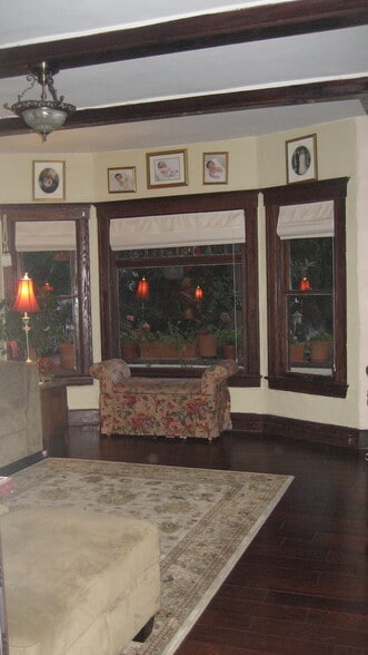 Building Photo - 2523 Alta St