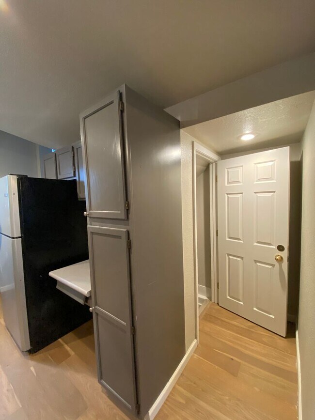 Building Photo - Beautifully Updated South Hill Home in Spo...