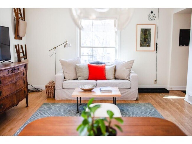 Building Photo - 521 5th Ave SE