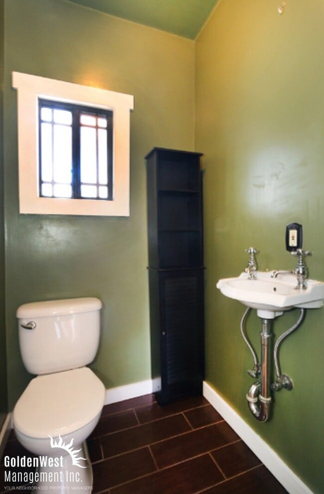 Building Photo - Beautiful 2Bdm 1.5Ba Home in the Heart of Los Angeles