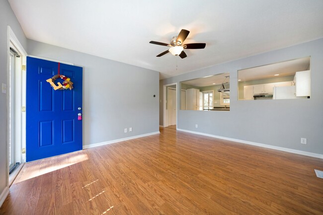 Building Photo - Charming 3-bed/2 bath home with large yard, screened deck located minutes from Brier Creek!