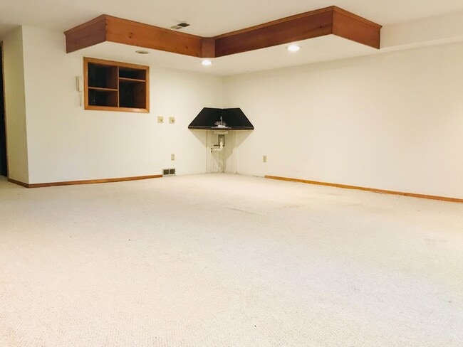 Building Photo - Beautiful 3-Bed/2.5-Bath Townhome in Aston...