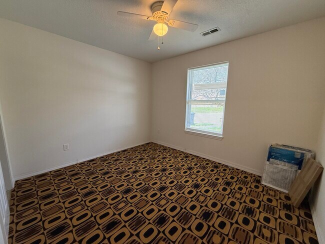 Building Photo - 422 Lasalle Pl