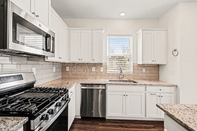 Building Photo - 5052 Falstone Dr