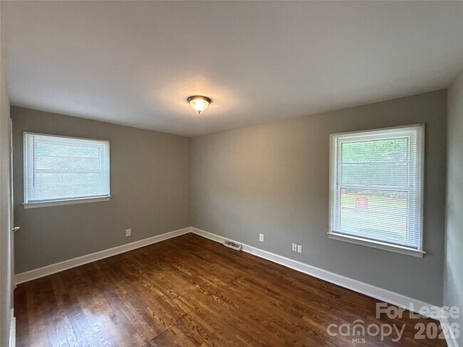 Building Photo - 4434 Brooktree Dr