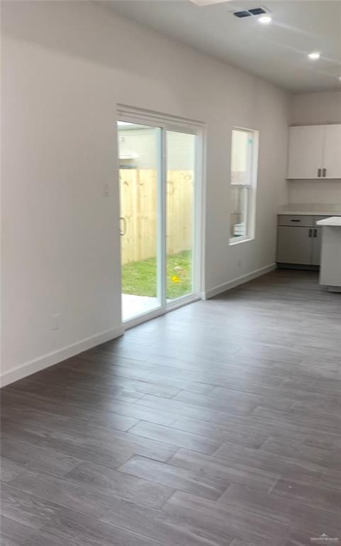 Building Photo - 10 Marcela Dr