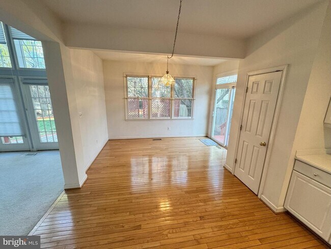 Building Photo - A rare opportunity to experience spacious, sophisticated living in a premier location.