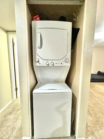 Building Photo - 1014 E Spence Ave