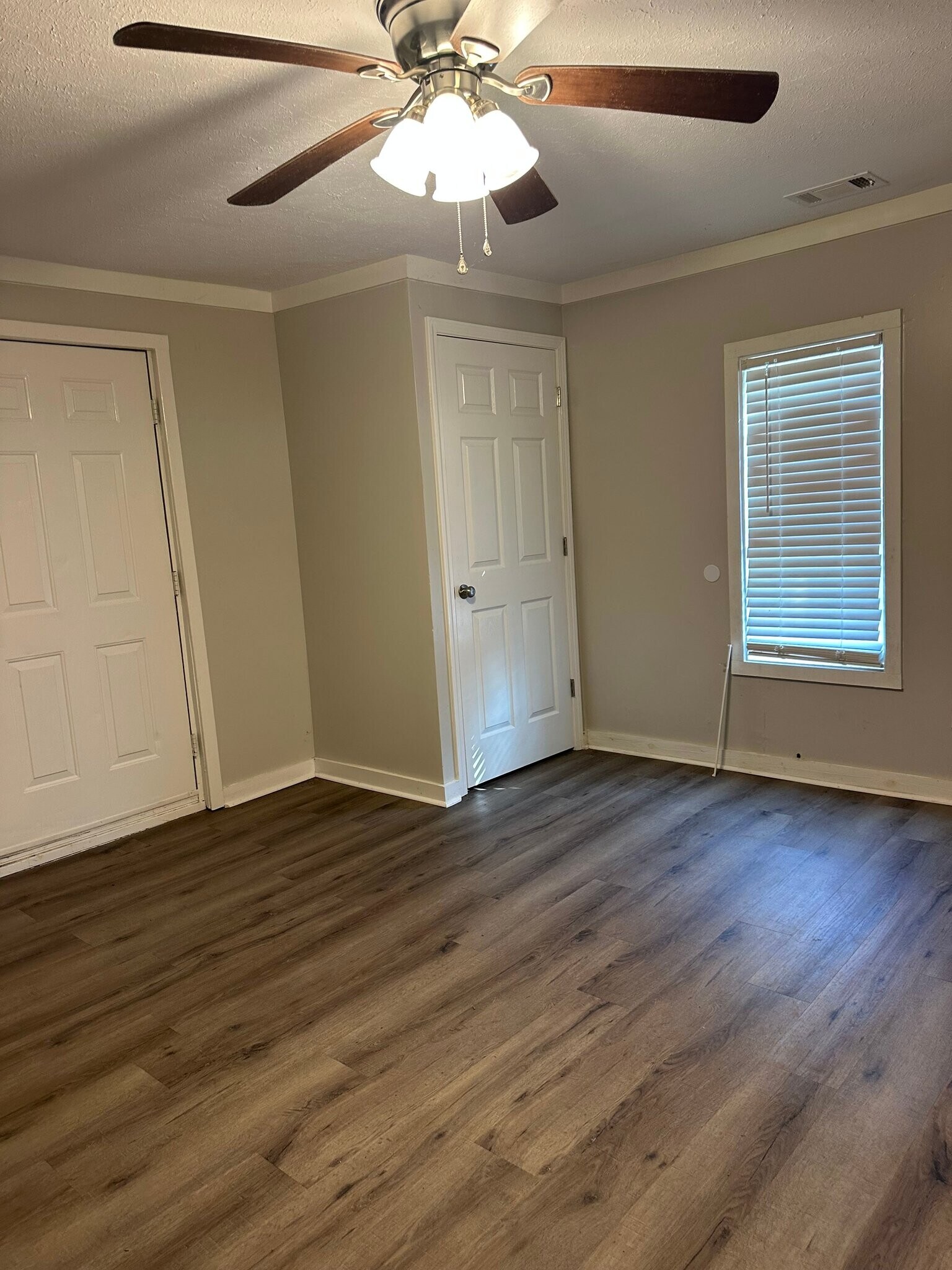 Building Photo - 615 Cassville Rd SE